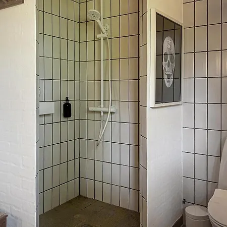 2 Bedroom In *